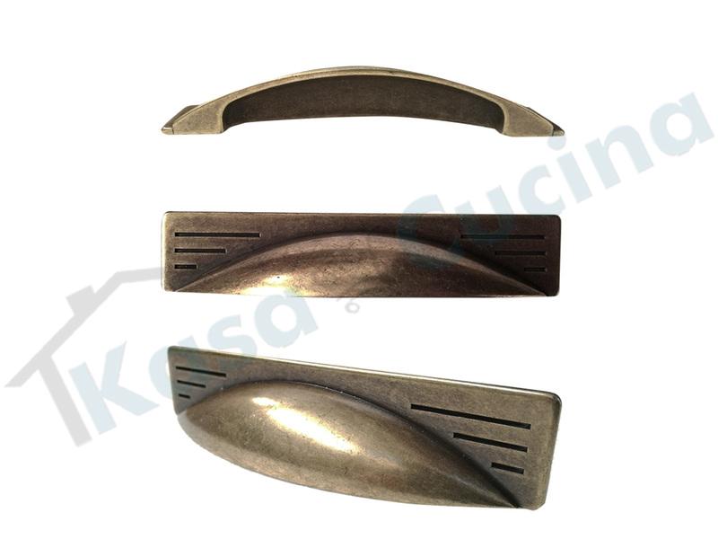 Maniglia classica pomolo pomello ARCO MC06 distanza tra i fori 9,6 cm. ottone antico